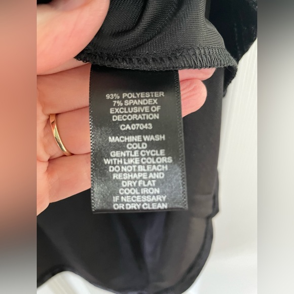 🌸New Cupio Jet Black Velvet Top - Picture 5 of 6